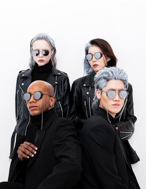 Comment styliser des vestes en cuir pour un look professionnel?